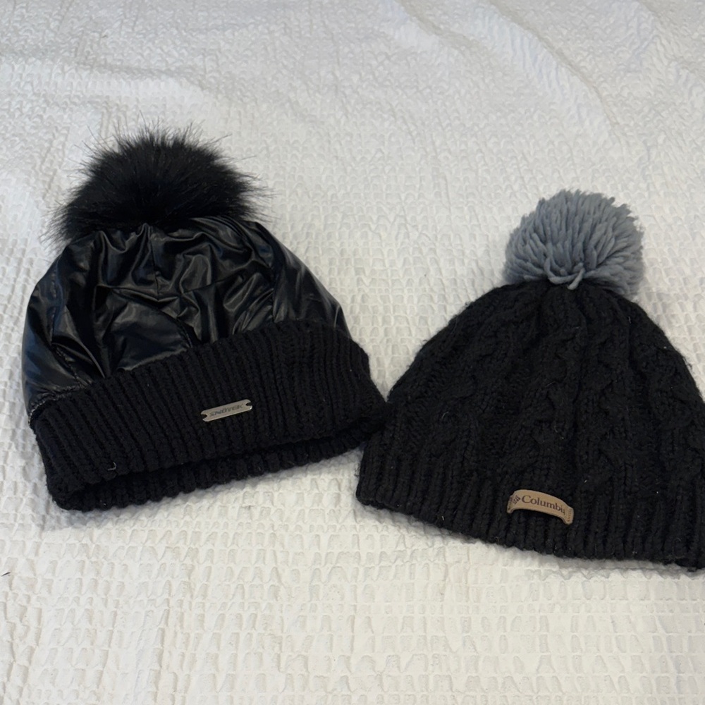 Columbia  & Snotek Ladies  Black and Gray Pom-Pom Beanie Set